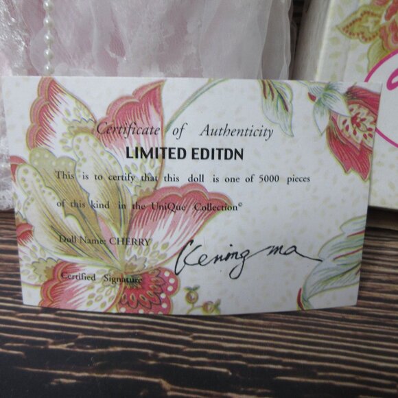 UniQue Porcelain Doll Collection Bride 16" - Cherry #16304B - Picture 7 of 10